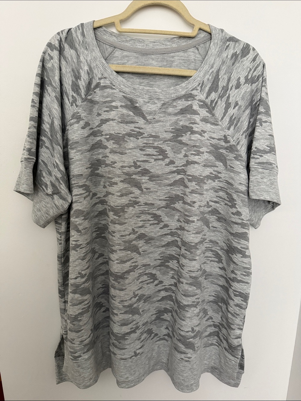 Women’s Short Sleeve Gray Camo Tee